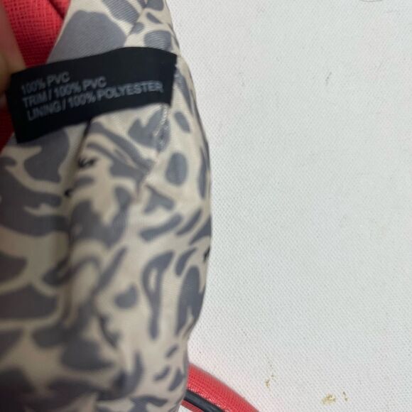 Guess bright orange satchel/Shoulder bag with gold tone hardwares. - Picture 12 of 16